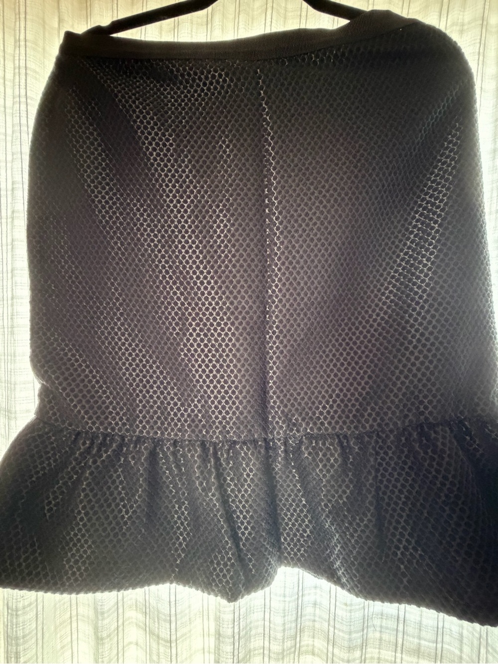 Ann Taylor Black Textured Skirt with Peplum Detail. Size 8